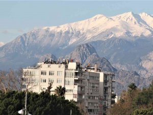 Turizm Kenti Antalya’da Aynı Gün İki Mevsim