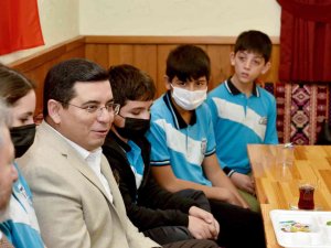 Tütüncü, Sayad’ın Misafiri Çocuklarla Buluştu
