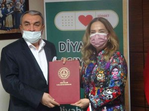 Uşak’ta 75 Diyabetli Öğrenciye Sensörlü Kan Şekeri Ölçme Cihazı Verilecek