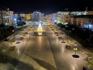 Demre Noel Baba Meydanı’nda Işıklandırma Çalışması