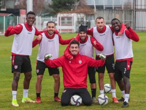 Samsunspor’un Yabancıları Futbola ‘Yabancı’