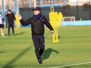 Montella: “Aytemiz Alanyaspor Maçını Test Olarak Görüyorum”