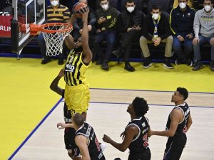 Thy Euroleague: Fenerbahçe Beko: 75 - Baskonia: 53