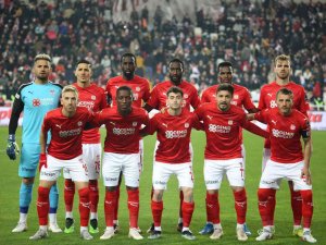 Sivasspor’da Kasımpaşa Maçı Öncesi 5 Eksik Bulunuyor
