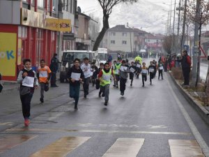 Tomarza’da Atatürk Koşusu Düzenlendi