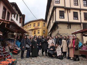 Moda Öğrencilerinden Kumaşın Tarihine Yolculuk