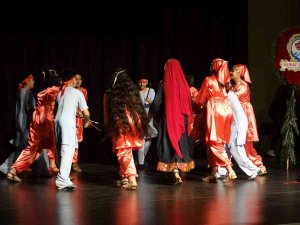 Afganlı Gençler Ülkelerinde Yaşadıkları Zulmü Tiyatro Gösterisiyle Gözler Önüne Serdi