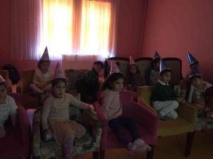 Minik Çocuklara Emniyet Kemeri Eğitimi