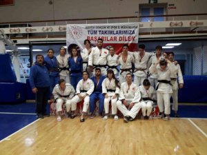 Yunusmereli Judocular 18 Madalyayla Ankara Biletini Aldı