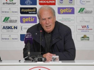 Mustafa Denizli: “Sonuçlar Ne Olursa Olsun Takıma Güvenim Tam”