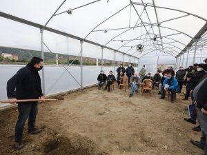 Selçuk Belediyesi’nden Üreticilere Toprak Analizi Desteği