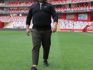 1207 Antalyaspor Kadın Futbol Takımı’nda Karabulut Dönemi