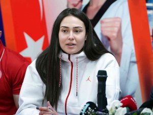 İ̇rem Yaman, Tekvandoyu Bıraktığını Açıkladı