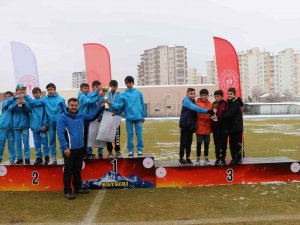 Heyet-i Temsiliye Atletizm Yarışlarının İlk Gün Müsabakaları Sona Erdi