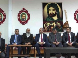 Adalet Bakanı Gül Cemevini Ziyaret Etti: “Biz Hep Birlikte Türkiye’yiz”