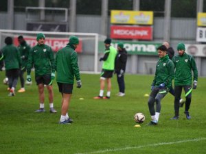 Bursaspor Şut Çalışmasıyla Hazırlıklarını Tamamladı - Yeşil-beyazlı Takım Otelde Kamp Yapacak