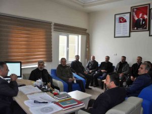 Yüksekovalı Muhtarlardan Hastane Ziyareti