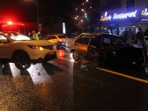 Park Halindeki Otomobile Çarptı: 1 Ölü