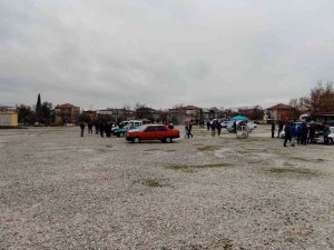 Fiyat Belirsizliği Otomobil Pazarını Boş Bıraktı