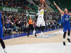 Frutti Extra Bursaspor, Anadolu Efes’i Ağırladı