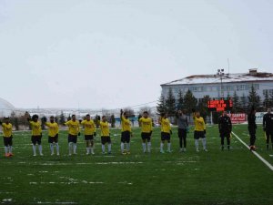 İ̇scehisar Spor Rakibi Ahmetli Belediye Spor’u Tek Goller Geçti