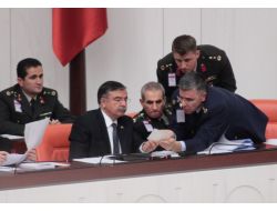 Bakan Yılmaz: “profesyonel Askerliğe Geçmeyi Doğru Bulmuyoruz”