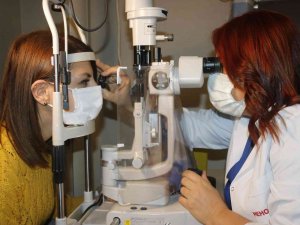 Renkli Gözlere Özenti Arttı, Lens Kullanımı Tehlike Saçıyor