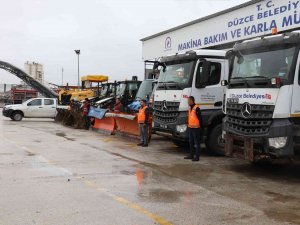 Düzce Belediyesi 400 Personel Ve 31 Araç İle Sahada Olacak