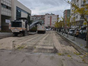 Isparta Meydan Avm Etrafında Çevre Düzenlemesi Yapılıyor