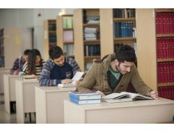 Anadolu Üniversitesi Kütüphanesi Rekora Koşuyor