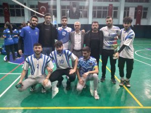 Voleybol Turnuvasında Coştular