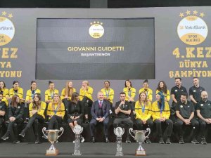 4. Kez Dünya Şampiyonu Olan Vakıfbank, Medyayla Buluştu