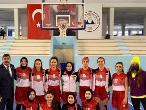 Nevü Basketbol Takımları Hızlı Başladı