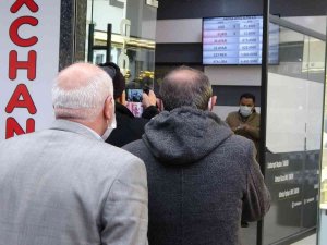 Türk Lirası Değer Kazandı, Döviz Bürolarında Hareketlilik