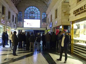 Dövizdeki Düşüş Kapalıçarşıda Hareketliliği Arttırdı