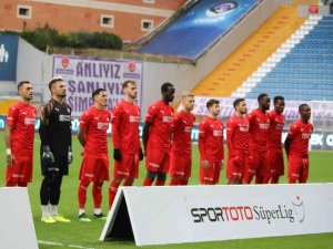 Sivasspor’da Fayçal Ve Cofie, Ceza Sınırında
