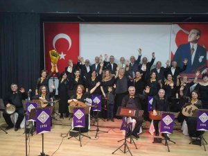 “Ayvalık Fidanlarına Bir Destek De Müzik Derneği’nden Geldi