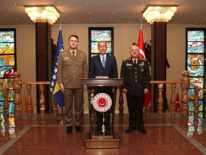 Milli Savunma Bakanı Akar, Bosna Hersek Genelkurmay Başkanı Masovic’i Kabul Etti