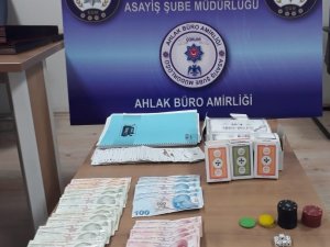 Polisten Oltacılara Kumar Operasyonu