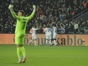 Spor Toto Süper Lig: Altay: 1 - Trabzonspor: 0 (İ̇lk Yarı)