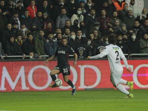 Spor Toto Süper Lig: Altay: 1 - Trabzonspor: 2 (Maç Sonucu)