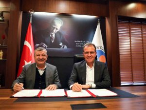 Mersin Büyükşehir Belediyesinde ’Sosyal Denge Tazminatı Sözleşmesi’ İmzalandı