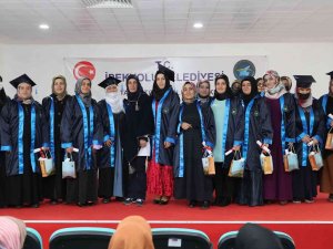 İ̇pekyolu’nda Kadınların Mezuniyet Coşkusu Devam Ediyor
