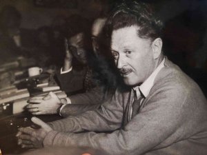 Nazım Hikmet’in Bilinmeyen Fotoğrafları Yıllar Sonra Çekya’da Gün Yüzüne Çıktı