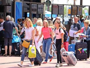 Antalya’ya Gelen Turist Sayısı 9 Milyonu Geçti