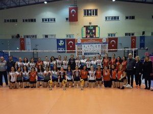 Aydın’da Okul Sporlarında Voleybol Heyecanı Tamamlandı