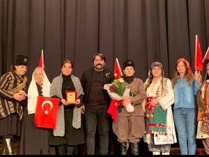 Eskişehir’de ‘Zafere Götüren Analar’ Adlı Tiyatro Oyunu Büyük Beğeni Topladı