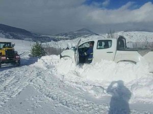 Arıza İhbarına Giderken Mahsur Kalan Ekip Kurtarıldı