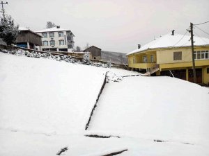 Karasu’nun Yüksek Kesimleri Beyaza Büründü