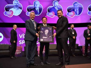 Tuzla Belediye Başkanı Dr. Yazıcı ‘Vizyoner’21 Zirvesi’ne Katıldı